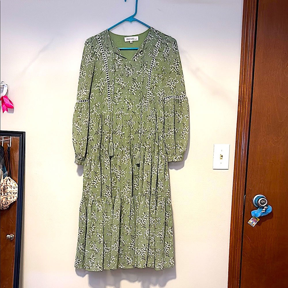Universal Thread Green Long Sleeve V-Neck Sundress